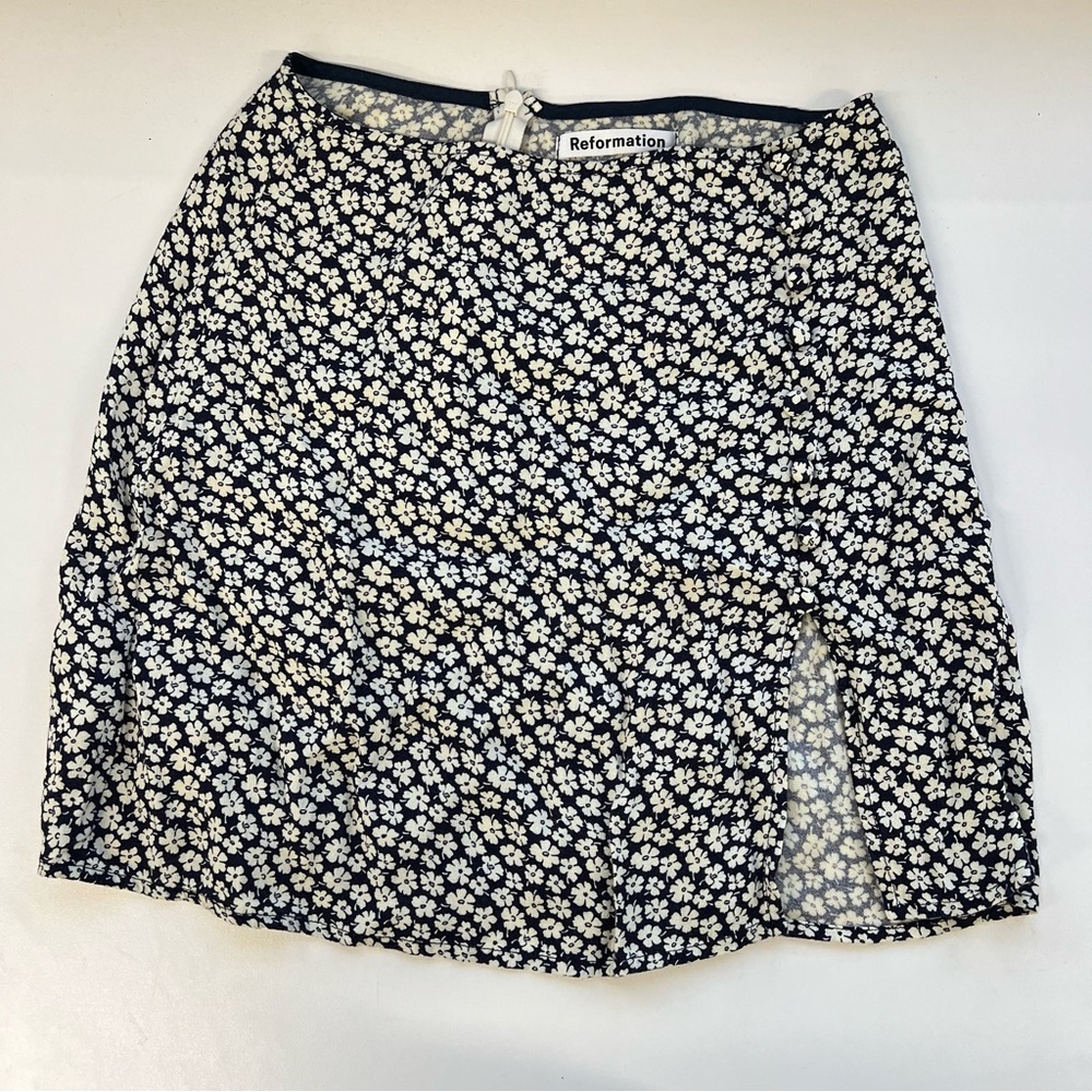 Reformation Navy Floral Fran Mini Skirt With Slit And Buttons  Ditsy size 2